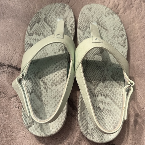 Vionic Sandals - Picture 4 of 12